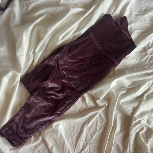 Lululemon Athletica Velvet Leggings in Rich Plum - Picture 2 of 3